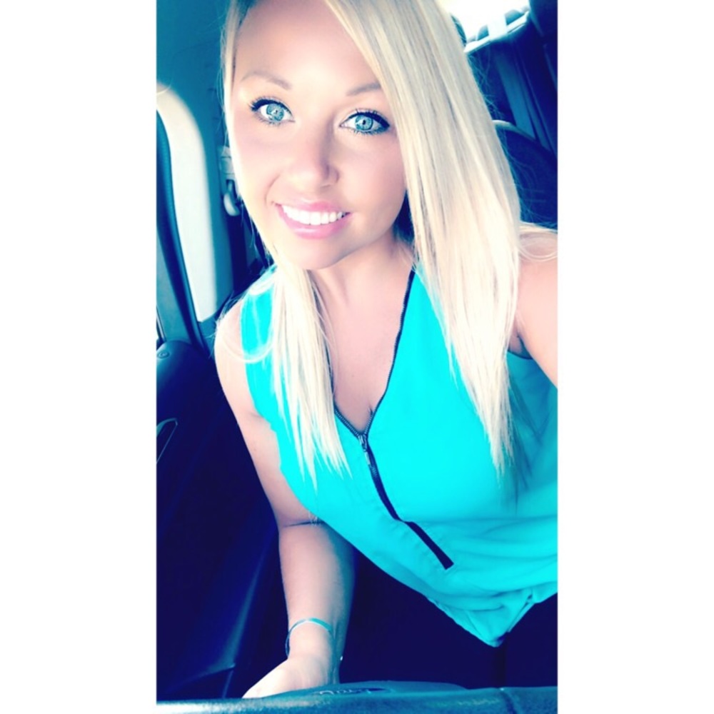 Meet your Posher, Whitney